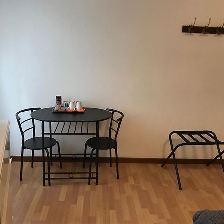 Venice And Venice Apartments - Private Rooms In Shared Apartment Exterior foto