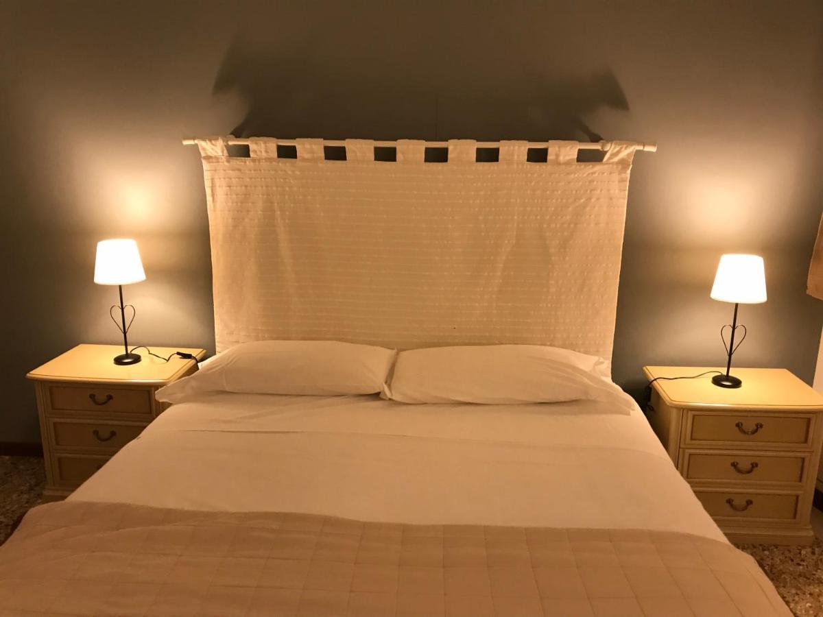 Venice And Venice Apartments - Private Rooms In Shared Apartment Exterior foto