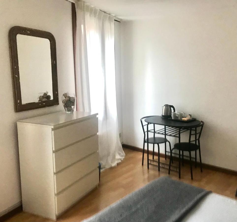 Venice And Venice Apartments - Private Rooms In Shared Apartment Exterior foto