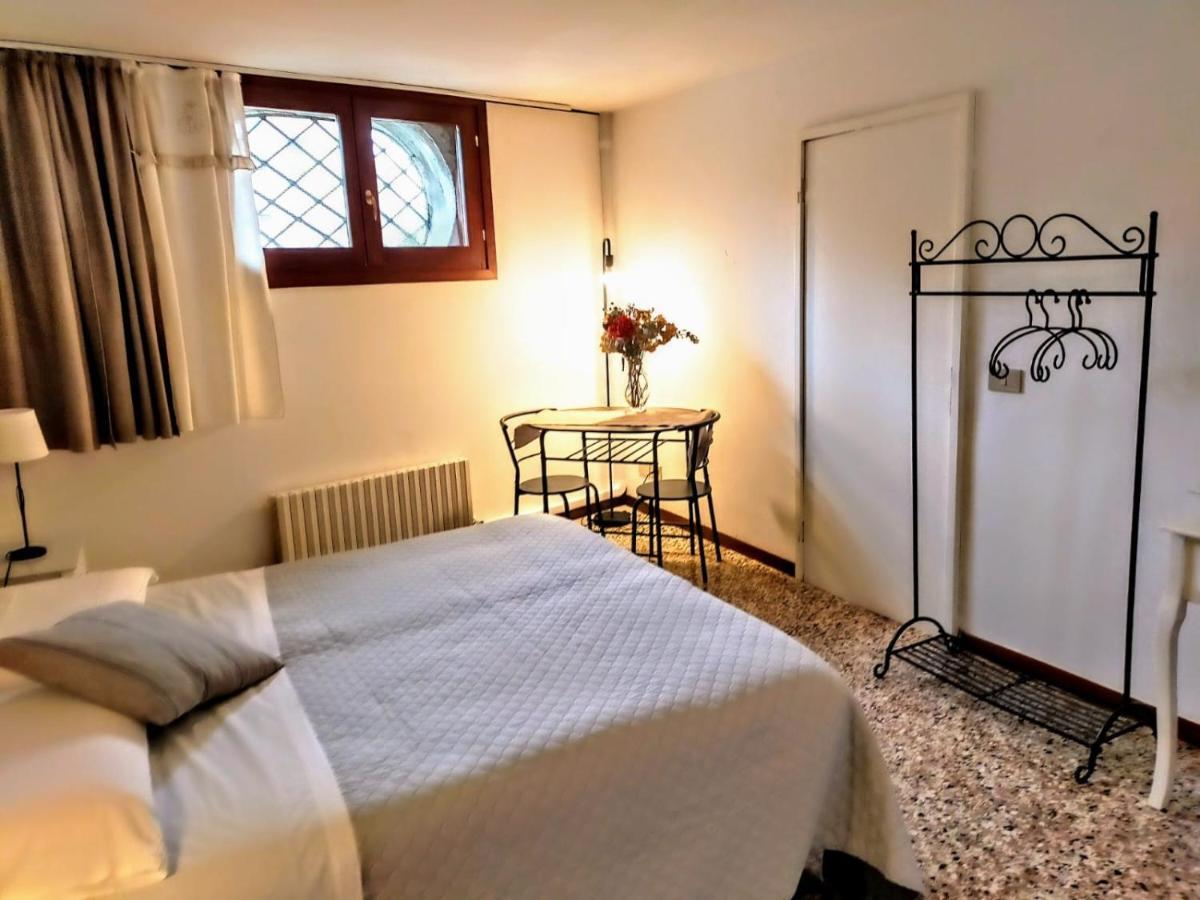Venice And Venice Apartments - Private Rooms In Shared Apartment Exterior foto
