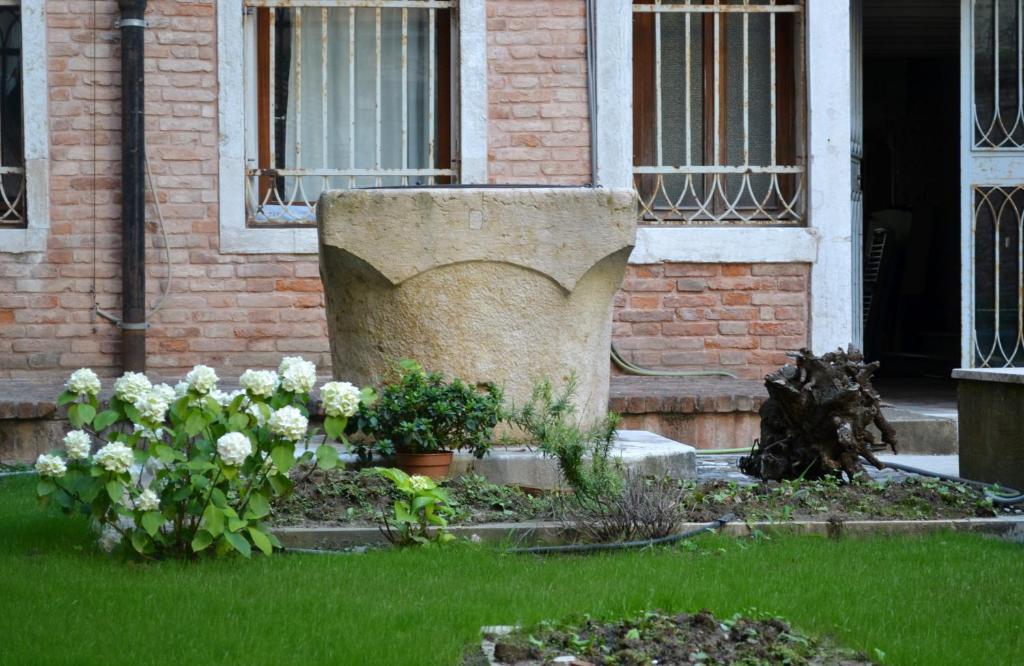 Venice And Venice Apartments - Private Rooms In Shared Apartment Exterior foto