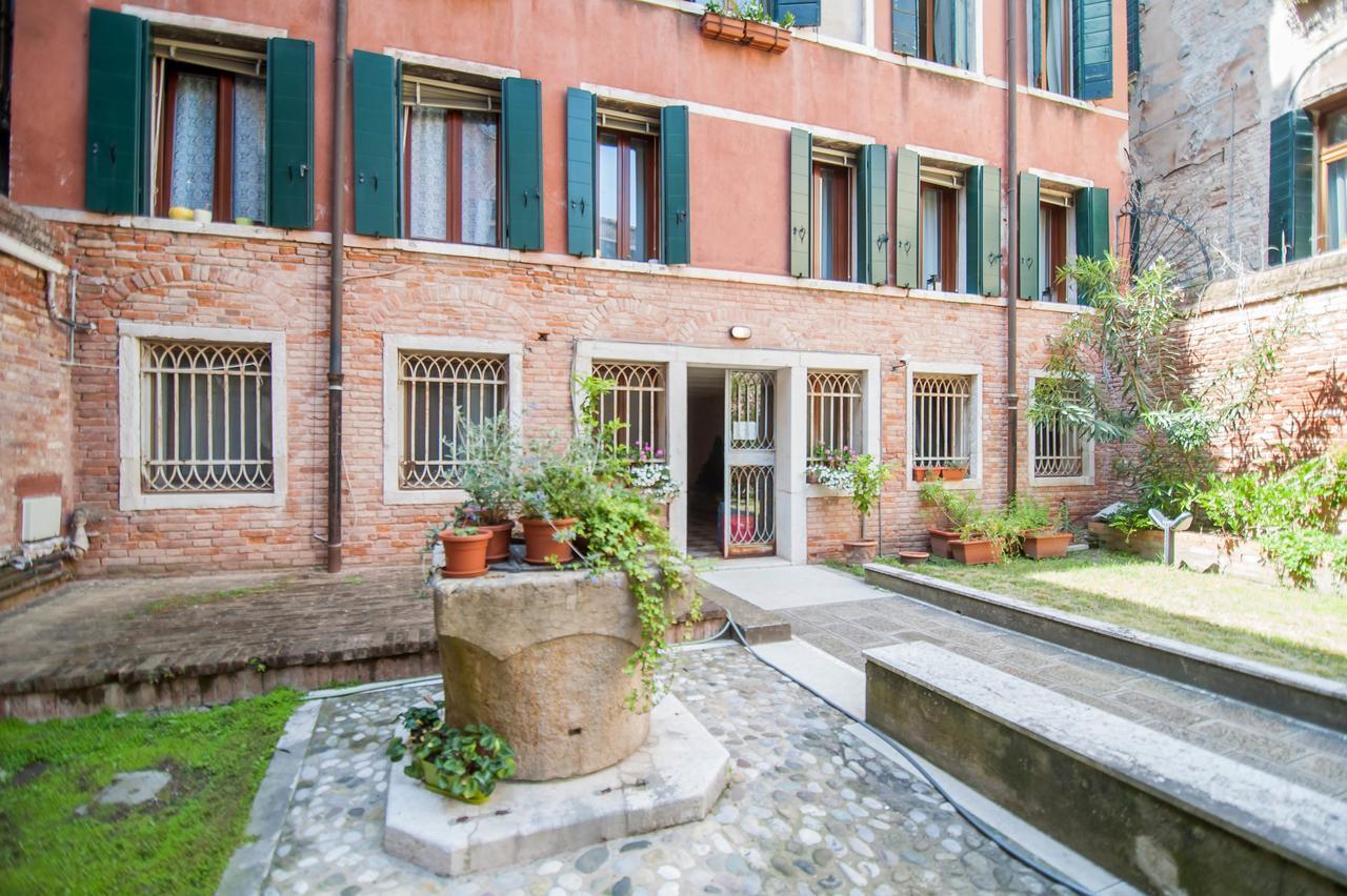 Venice And Venice Apartments - Private Rooms In Shared Apartment Exterior foto