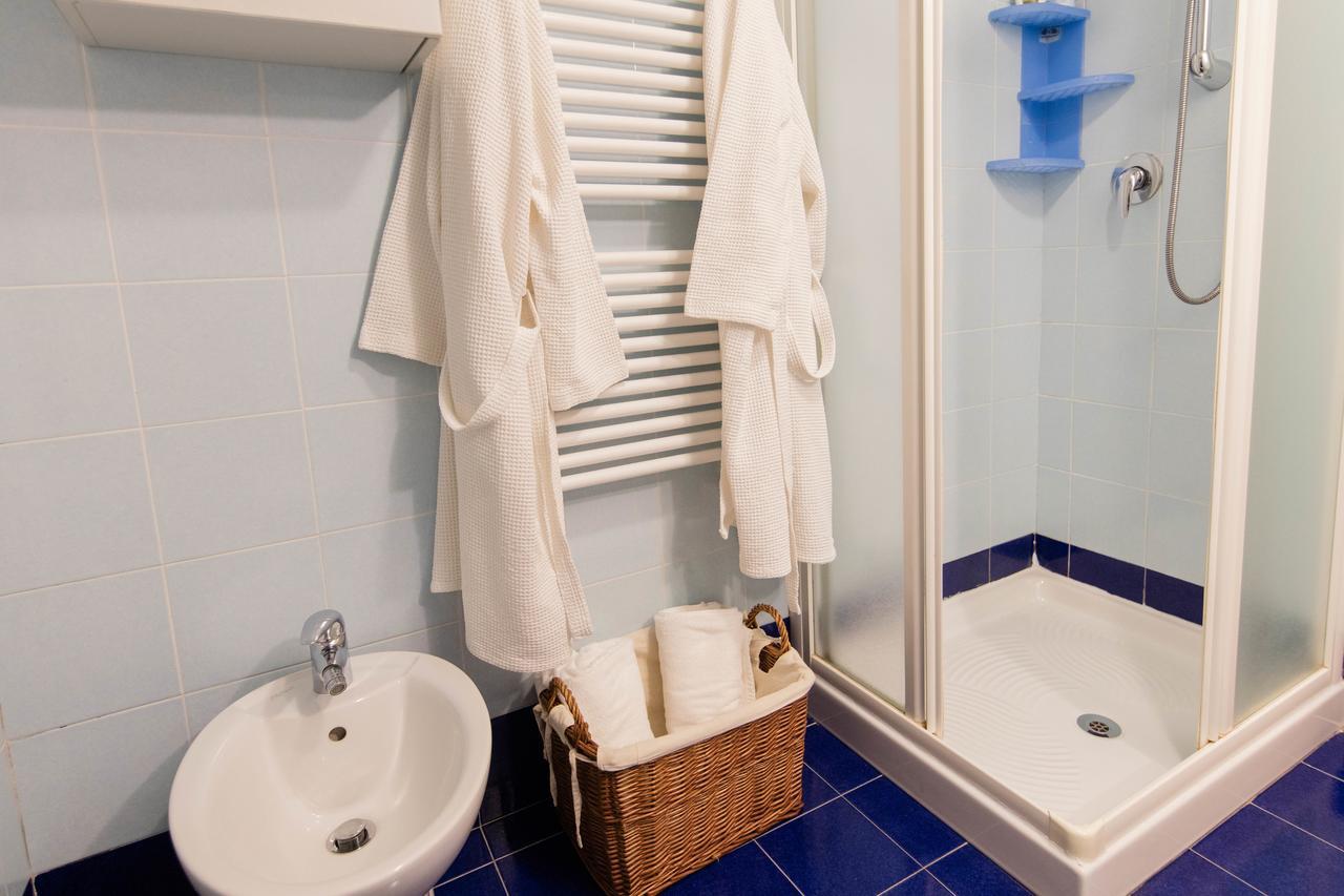 Venice And Venice Apartments - Private Rooms In Shared Apartment Exterior foto